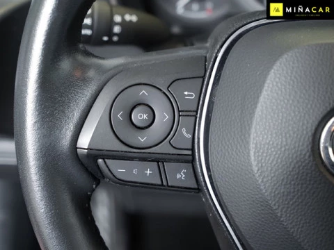 Toyota Corolla 1.8 125 Hibrido Active Tech E-CVT Sedan 90 kW (122 CV)