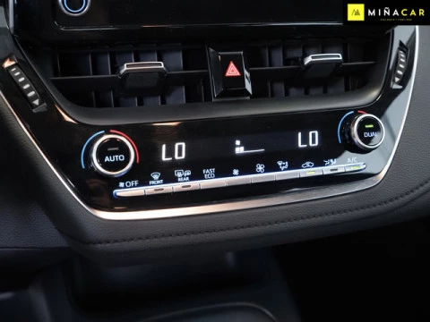 Toyota Corolla 1.8 125 Hibrido Active Tech E-CVT Sedan 90 kW (122 CV)