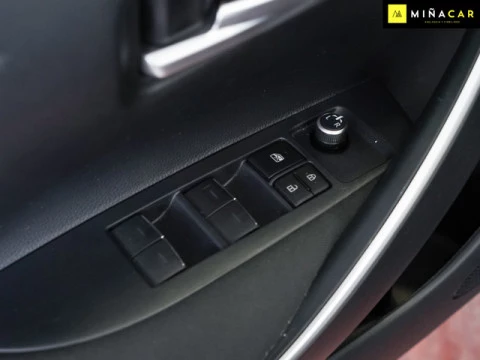 Toyota Corolla 1.8 125 Hibrido Active Tech E-CVT Sedan 90 kW (122 CV)