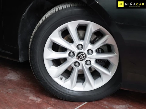 Toyota Corolla 1.8 125 Hibrido Active Tech E-CVT Sedan 90 kW (122 CV)