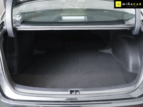 Toyota Corolla 1.8 125 Hibrido Active Tech E-CVT Sedan 90 kW (122 CV)