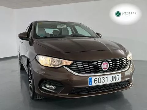 Fiat Tipo 1.4 16v Easy 95 CV gasolina Fiat Tipo 1.4 16v Easy 95 CV gasolina