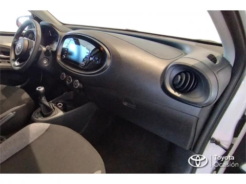Toyota Aygo X Cross Cross Play
