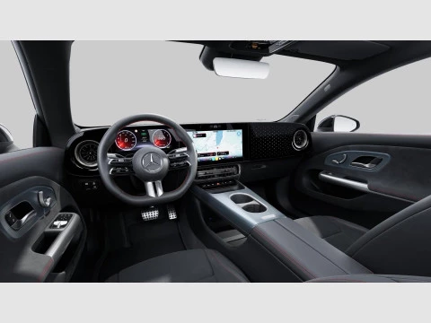 Mercedes-Benz CLA  180 con tecnologia hibrida