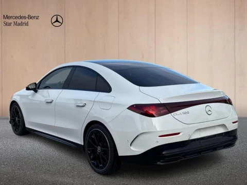 Mercedes-Benz CLA  180 con tecnologia hibrida