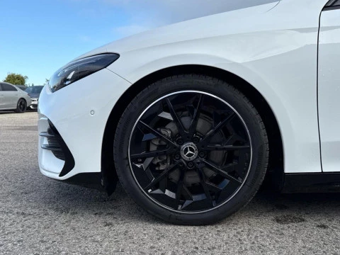 Mercedes-Benz CLA  180 con tecnologia hibrida
