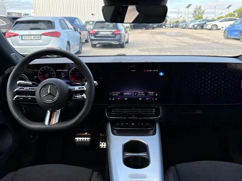 Mercedes-Benz CLA  180 con tecnologia hibrida
