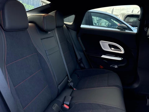 Mercedes-Benz CLA  180 con tecnologia hibrida