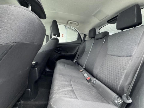 Toyota Yaris 1.5 120H Business Plus