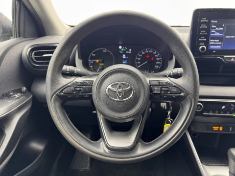 Toyota Yaris 1.5 120H Business Plus