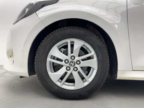 Toyota Yaris 1.5 120H Business Plus