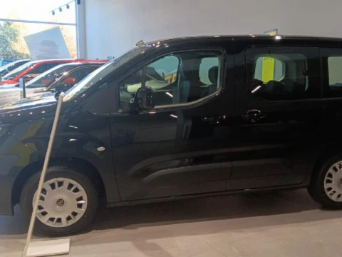 Opel Combo 1.5 TD 74KW SWB 4P Opel Combo 1.5 TD 74KW SWB 4P