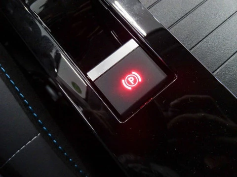 Citroën ë-C4 eC4 electrico 100kW 50kWh Shine