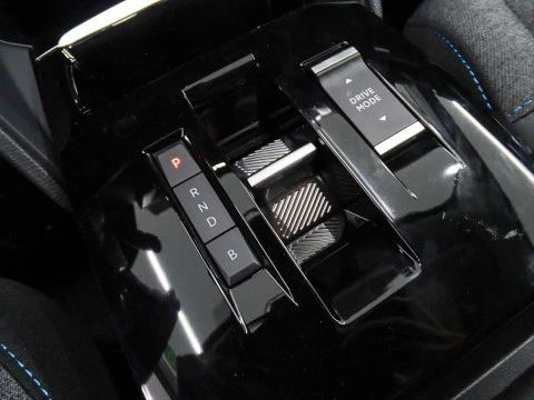 Citroën ë-C4 eC4 electrico 100kW 50kWh Shine