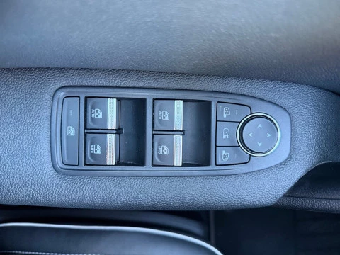 Renault Captur  E-TECH Hibrido Enchufable Fast Track 117kW