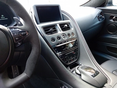 Aston Martin DB11 4.0 V8