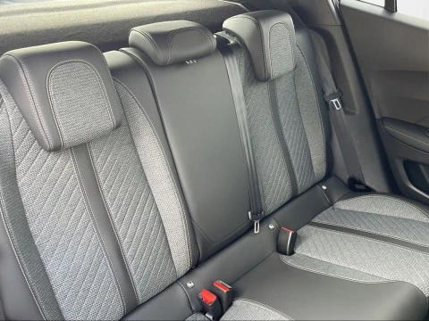 Peugeot 2008 Allure Gasolina 100 S&S 6 Vel. MAN