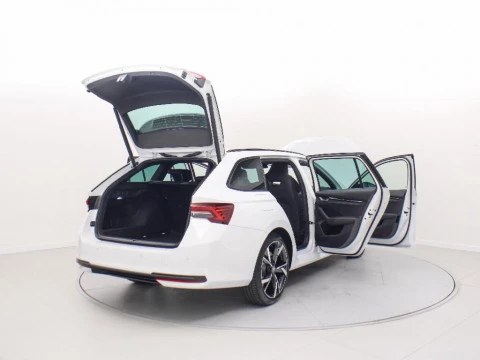 Skoda Octavia COMBI SPORTLINE 1,5 TSI M-HEV 150CV DSG