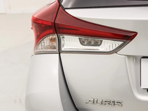 Toyota Auris AU Auris Touring Sports HÝbrido 2015 - 2018