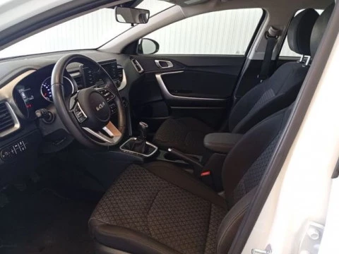 Kia Ceed 1.6 MHEV iMT 100kW (136CV) Concept