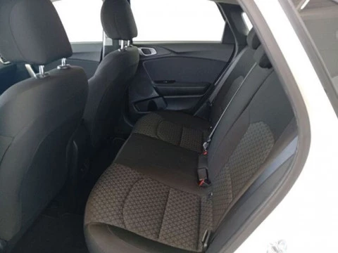 Kia Ceed 1.6 MHEV iMT 100kW (136CV) Concept