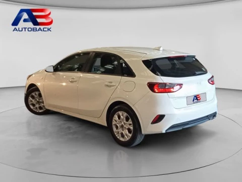 Kia Ceed 1.6 MHEV iMT 100kW (136CV) Concept