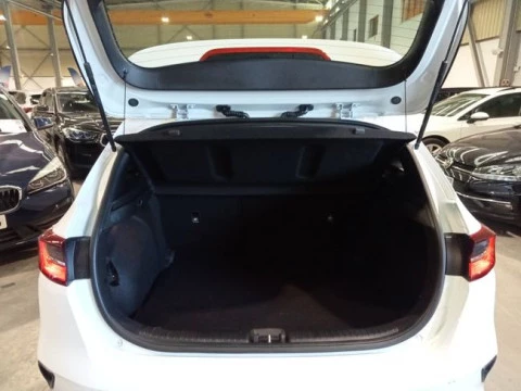 Kia Ceed 1.6 MHEV iMT 100kW (136CV) Concept