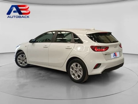 Kia Ceed 1.6 MHEV iMT 100kW (136CV) Concept