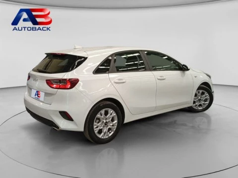Kia Ceed 1.6 MHEV iMT 100kW (136CV) Concept