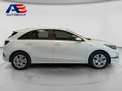 Kia Ceed 1.6 MHEV iMT 100kW (136CV) Concept
