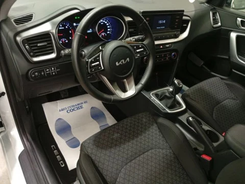 Kia Ceed 1.6 MHEV iMT 100kW (136CV) Concept