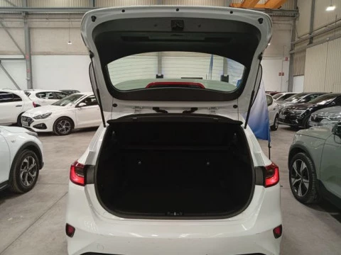 Kia Ceed 1.6 MHEV iMT 100kW (136CV) Concept