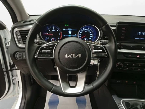 Kia Ceed 1.6 MHEV iMT 100kW (136CV) Concept