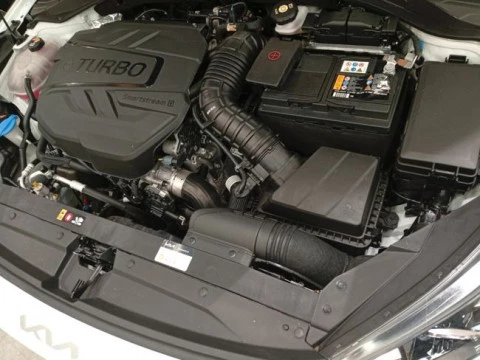 Kia Ceed 1.6 MHEV iMT 100kW (136CV) Concept