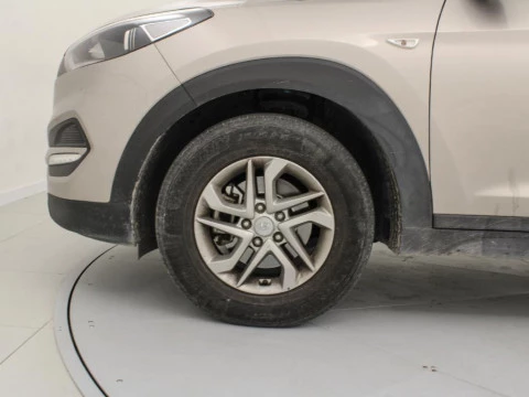 Hyundai Tucson 1.7 CRDI 115 HP BLUEDRIVE TECNO SKY 2WD 115 5P