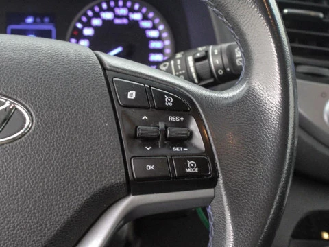 Hyundai Tucson 1.7 CRDI 115 HP BLUEDRIVE TECNO SKY 2WD 115 5P