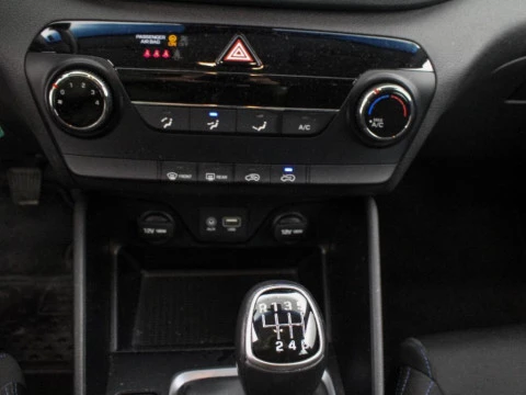 Hyundai Tucson 1.7 CRDI 115 HP BLUEDRIVE TECNO SKY 2WD 115 5P