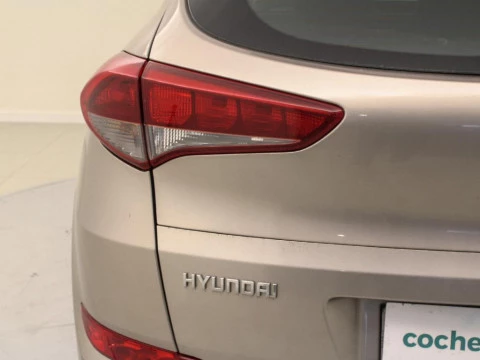 Hyundai Tucson 1.7 CRDI 115 HP BLUEDRIVE TECNO SKY 2WD 115 5P