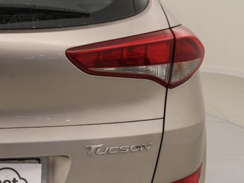 Hyundai Tucson 1.7 CRDI 115 HP BLUEDRIVE TECNO SKY 2WD 115 5P