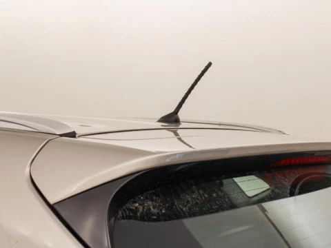 Hyundai Tucson 1.7 CRDI 115 HP BLUEDRIVE TECNO SKY 2WD 115 5P