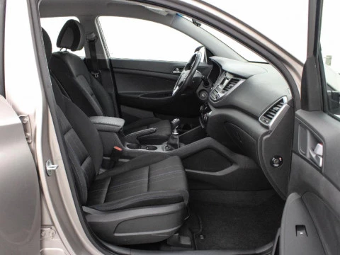 Hyundai Tucson 1.7 CRDI 115 HP BLUEDRIVE TECNO SKY 2WD 115 5P