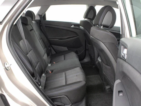 Hyundai Tucson 1.7 CRDI 115 HP BLUEDRIVE TECNO SKY 2WD 115 5P