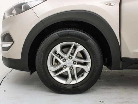 Hyundai Tucson 1.7 CRDI 115 HP BLUEDRIVE TECNO SKY 2WD 115 5P