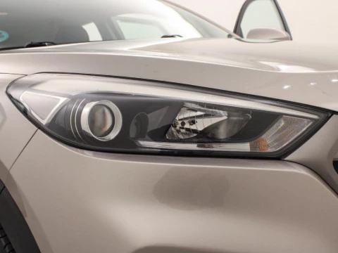 Hyundai Tucson 1.7 CRDI 115 HP BLUEDRIVE TECNO SKY 2WD 115 5P