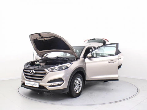 Hyundai Tucson 1.7 CRDI 115 HP BLUEDRIVE TECNO SKY 2WD 115 5P