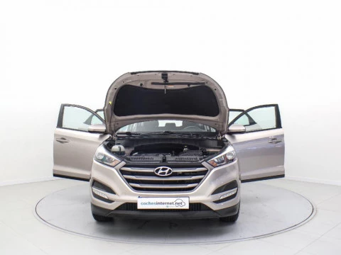 Hyundai Tucson 1.7 CRDI 115 HP BLUEDRIVE TECNO SKY 2WD 115 5P