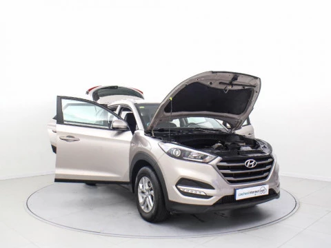 Hyundai Tucson 1.7 CRDI 115 HP BLUEDRIVE TECNO SKY 2WD 115 5P