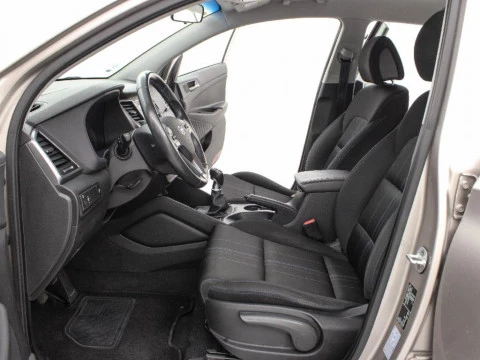 Hyundai Tucson 1.7 CRDI 115 HP BLUEDRIVE TECNO SKY 2WD 115 5P