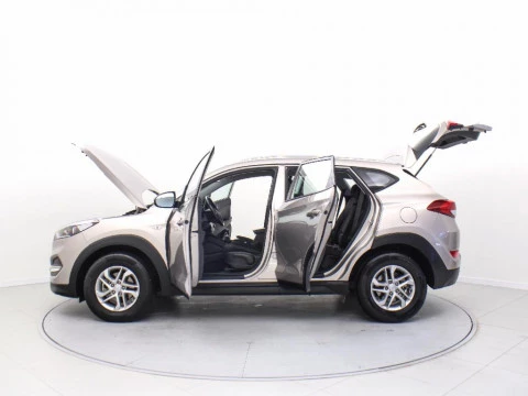 Hyundai Tucson 1.7 CRDI 115 HP BLUEDRIVE TECNO SKY 2WD 115 5P