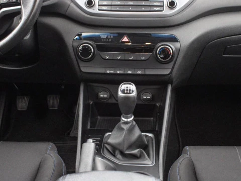 Hyundai Tucson 1.7 CRDI 115 HP BLUEDRIVE TECNO SKY 2WD 115 5P